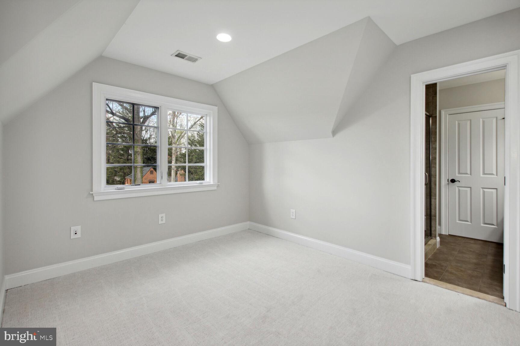 8220 Custer Road Bethesda, MD 20817 - Photo 38 of 46