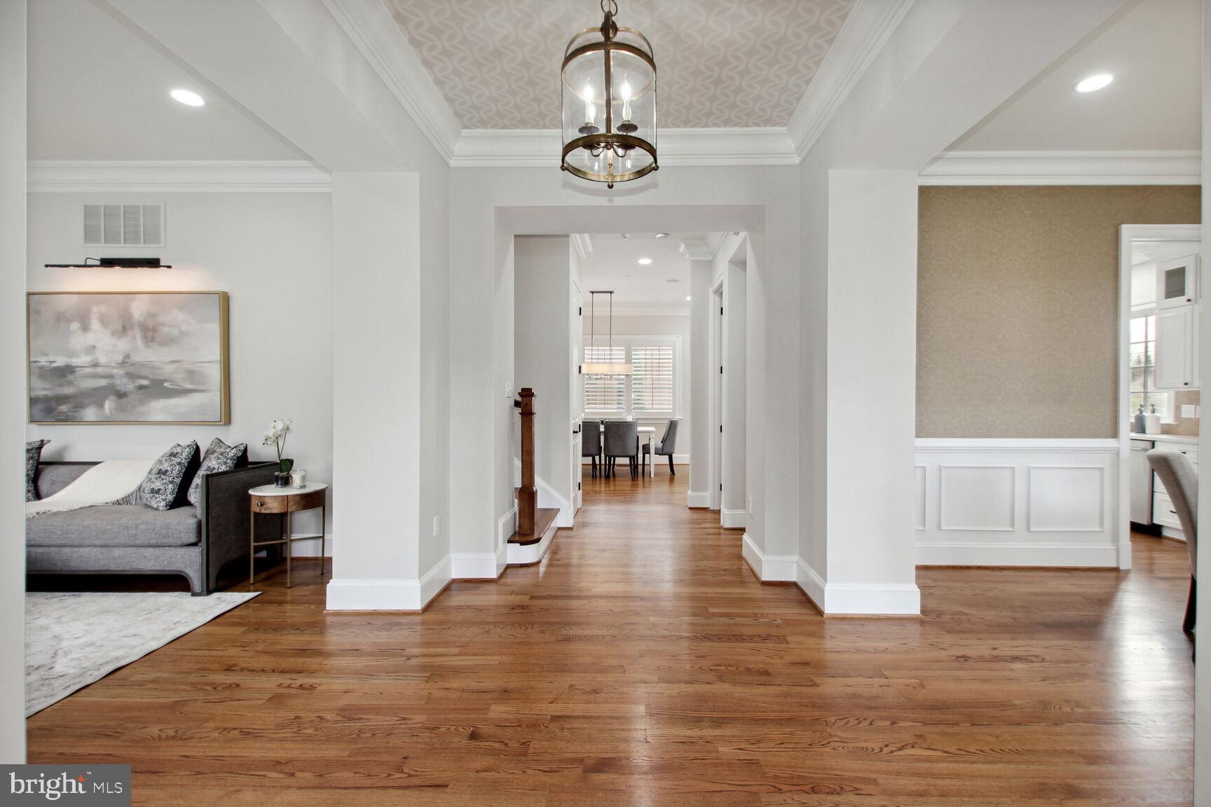 8220 Custer Road Bethesda, MD 20817 - Photo 8 of 46