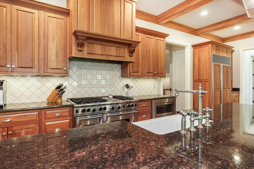 8382 Deep Run Powell, OH 43065 - Photo 21 of 92 Kitchen