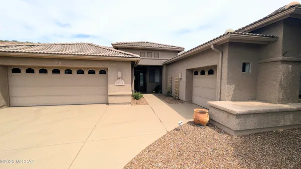 $2,875 | 62218 East Sand Crest Drive, Tucson, AZ 85739