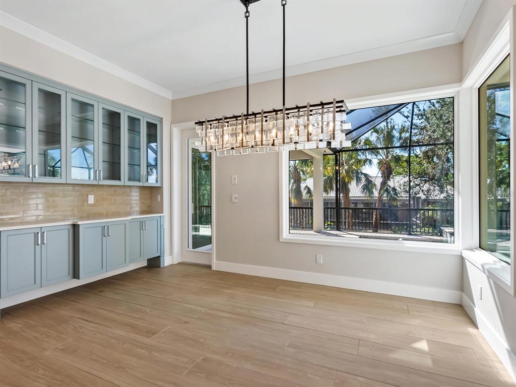616 Mangrove Point Road Siesta Key, FL 34242 - Photo 12 of 58 Gallery Image 12