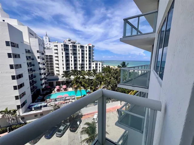 $7,950 | 3801 Collins Avenue, Unit 705, Miami Beach, FL 33140
