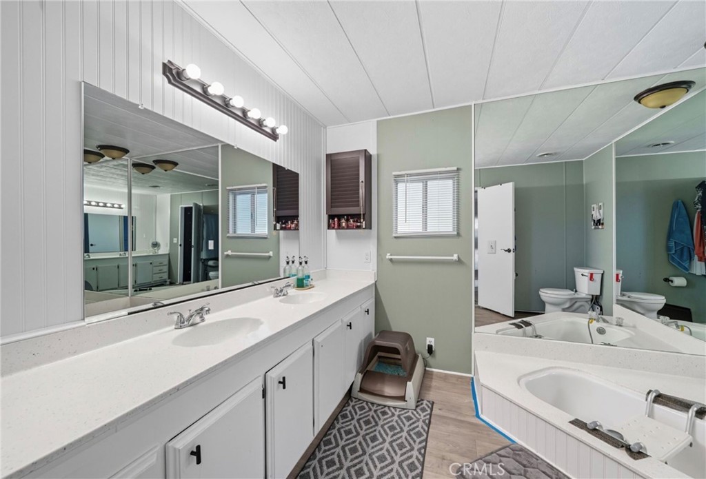 9800 Base Line Road, Unit 79 Rancho Cucamonga, CA 91701 - Photo 19 of 30 Master Bathroom
