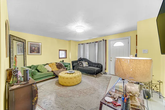 $159,999 | 17423 Walter Street, Lansing, IL 60438