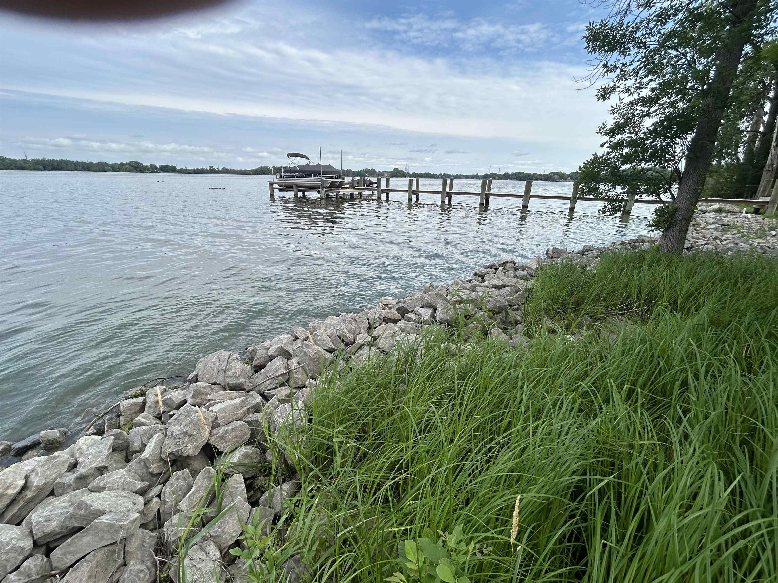 1196 Pages Road Menasha, WI 54952 - Photo 2 of 6