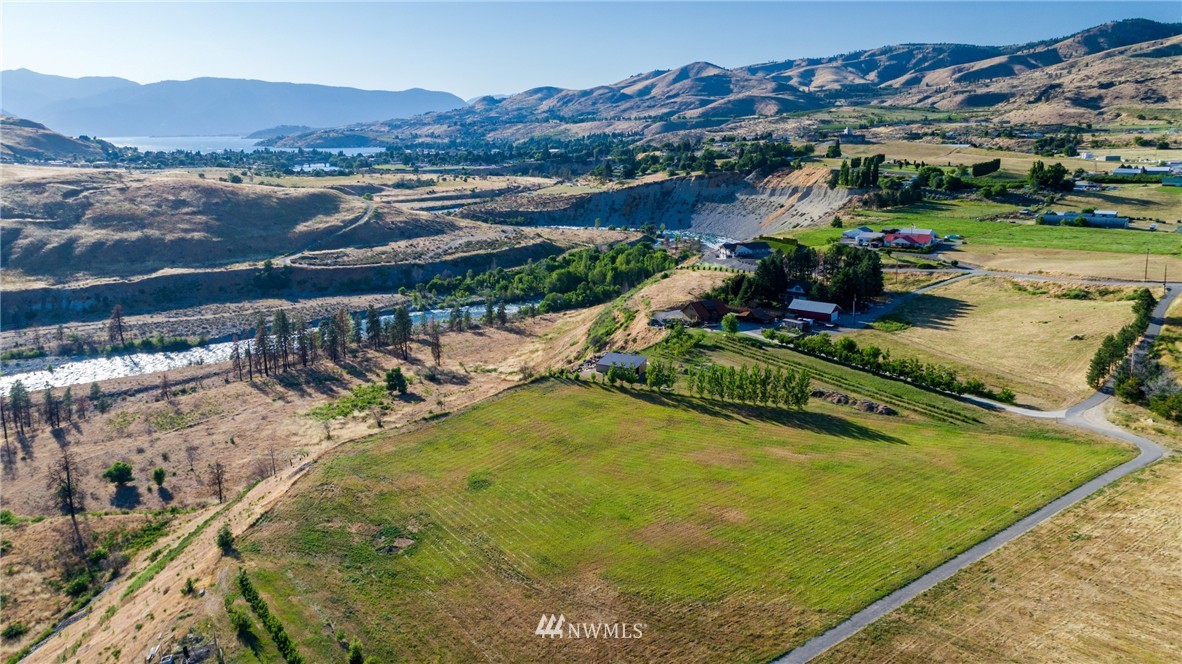 21 Miller Road Chelan, WA 98816 - Photo 2 of 20 Gallery Image 2