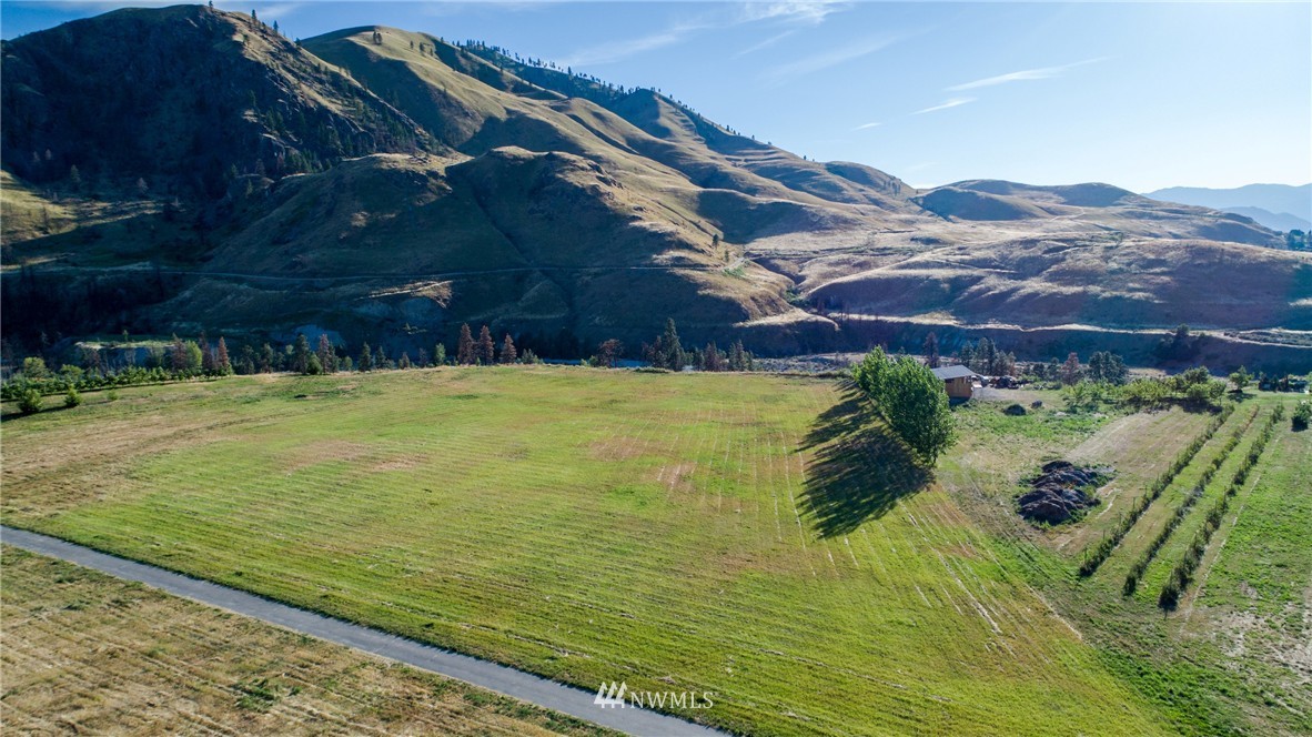 21 Miller Road Chelan, WA 98816 - Photo 3 of 20 Gallery Image 3