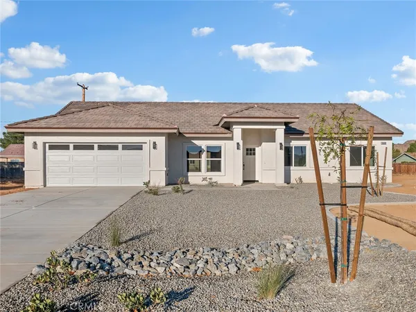 $479,999 | 15590 Dale Evans Parkway, Apple Valley, CA 92307