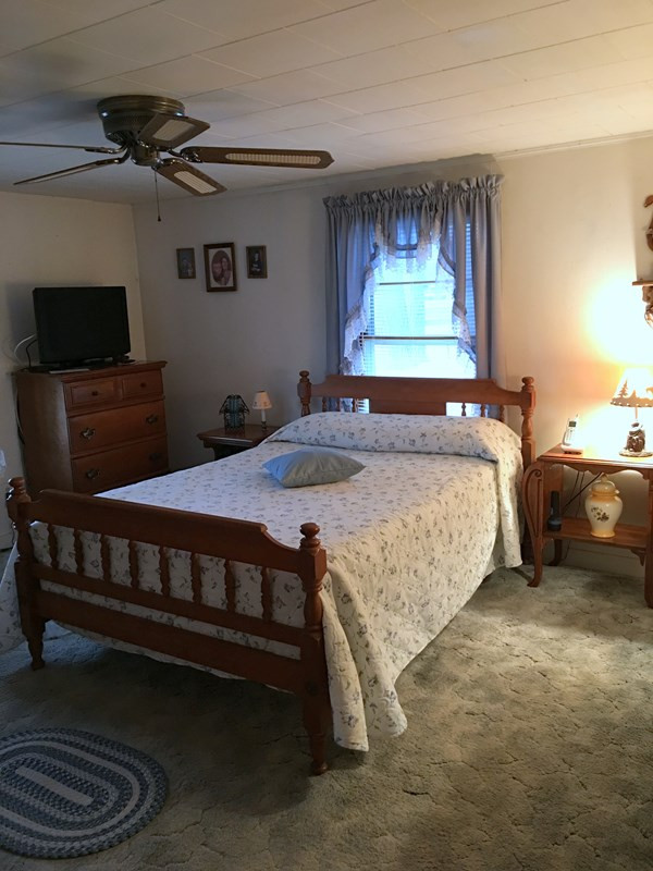 409 Lee Street Fremont, NC 27830 - Photo 5 of 18 Bedroom 1