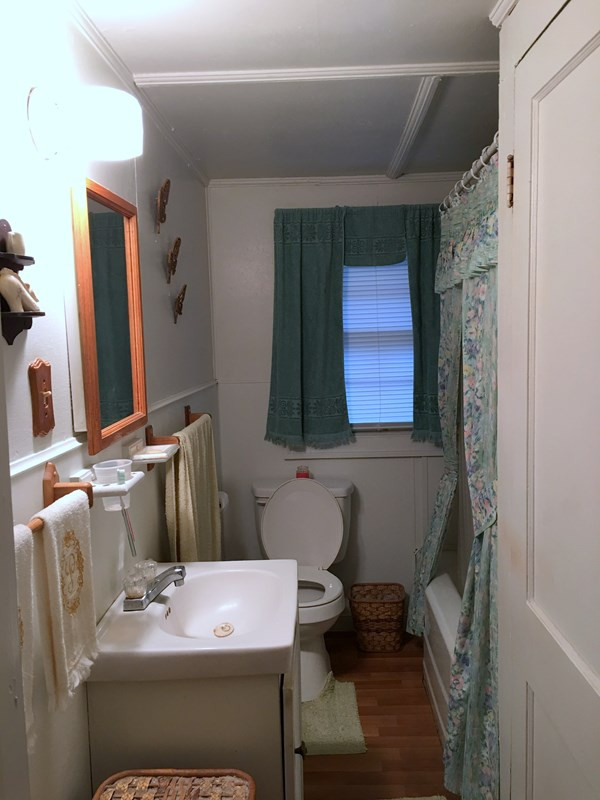 409 Lee Street Fremont, NC 27830 - Photo 7 of 18 Bathroom