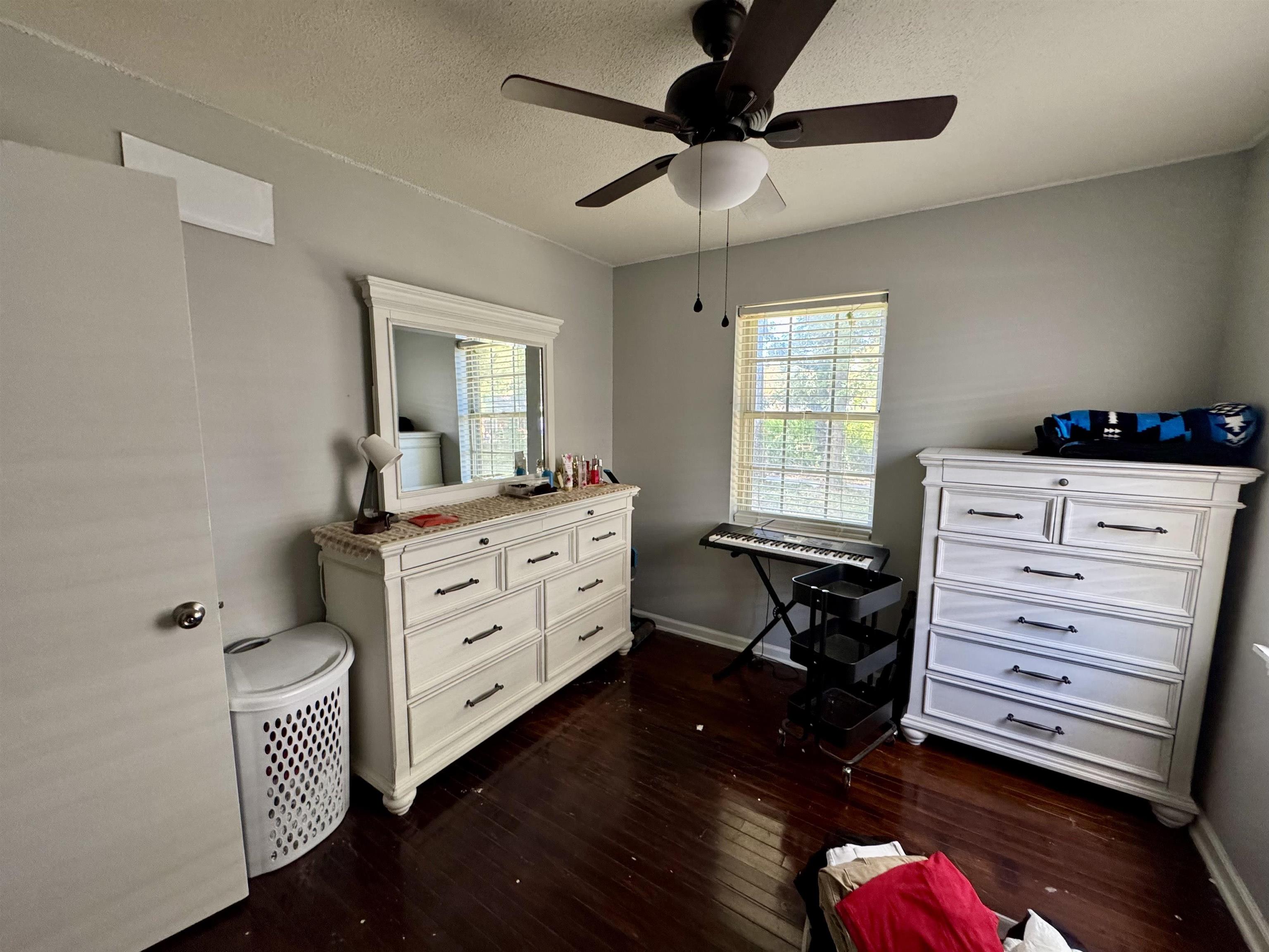 7692 Currie Road Millington, TN 38053 - Photo 8 of 13 a room with furniture and window