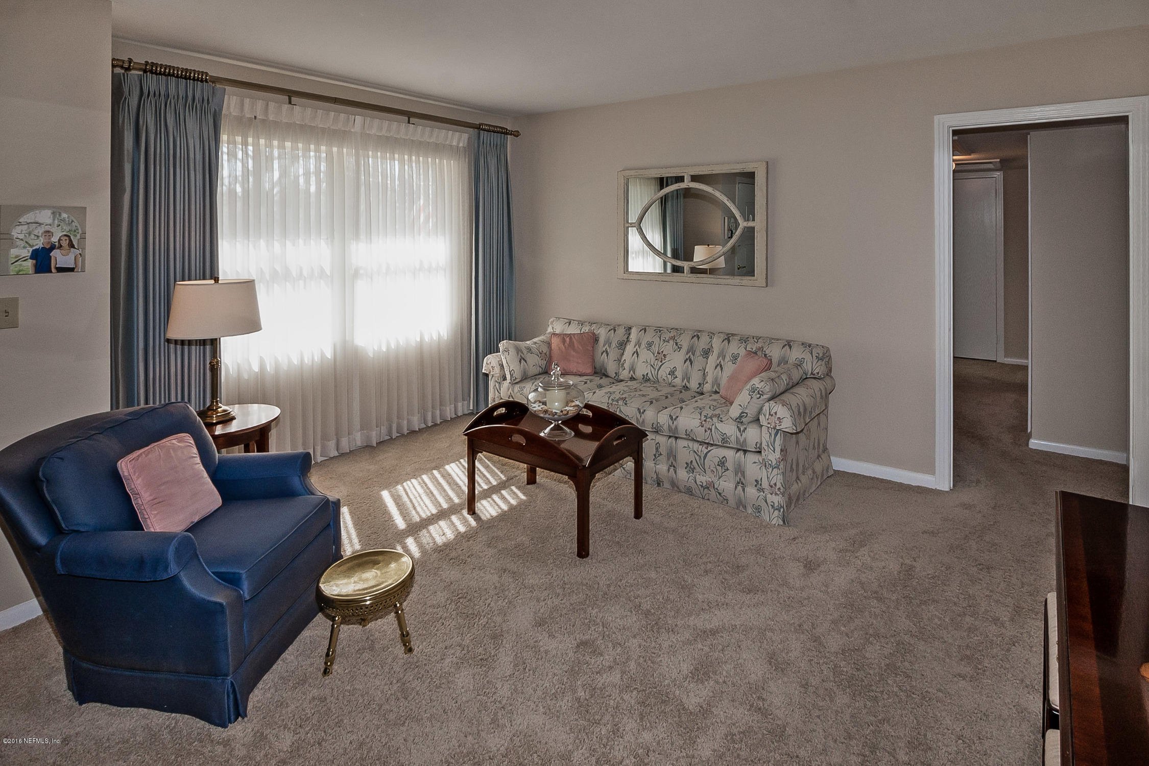 6731 Nightingale Road South Jacksonville, FL 32216 - Photo 13 of 32 Living Room