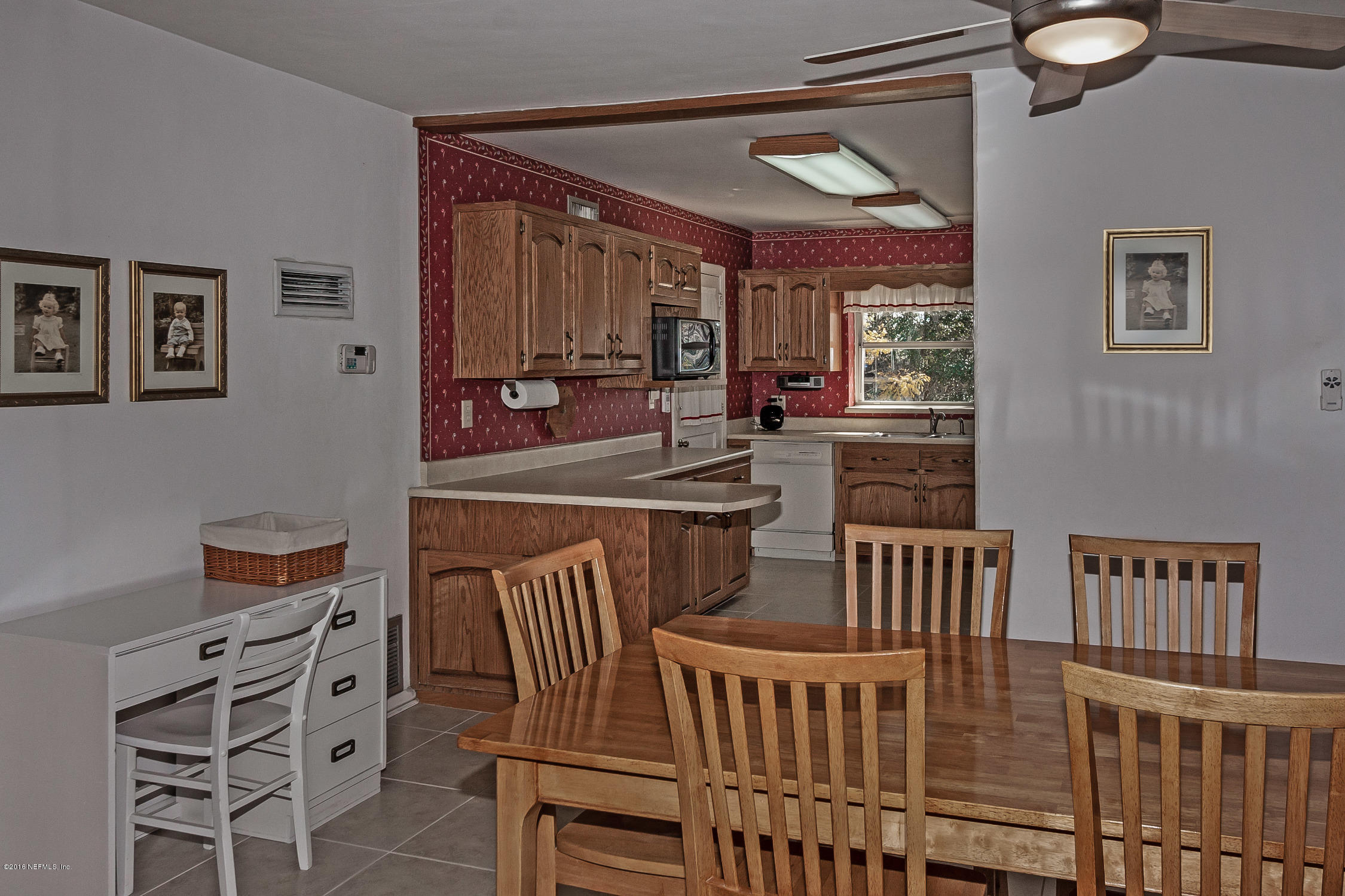 6731 Nightingale Road South Jacksonville, FL 32216 - Photo 7 of 32 Dining room/Kitchen