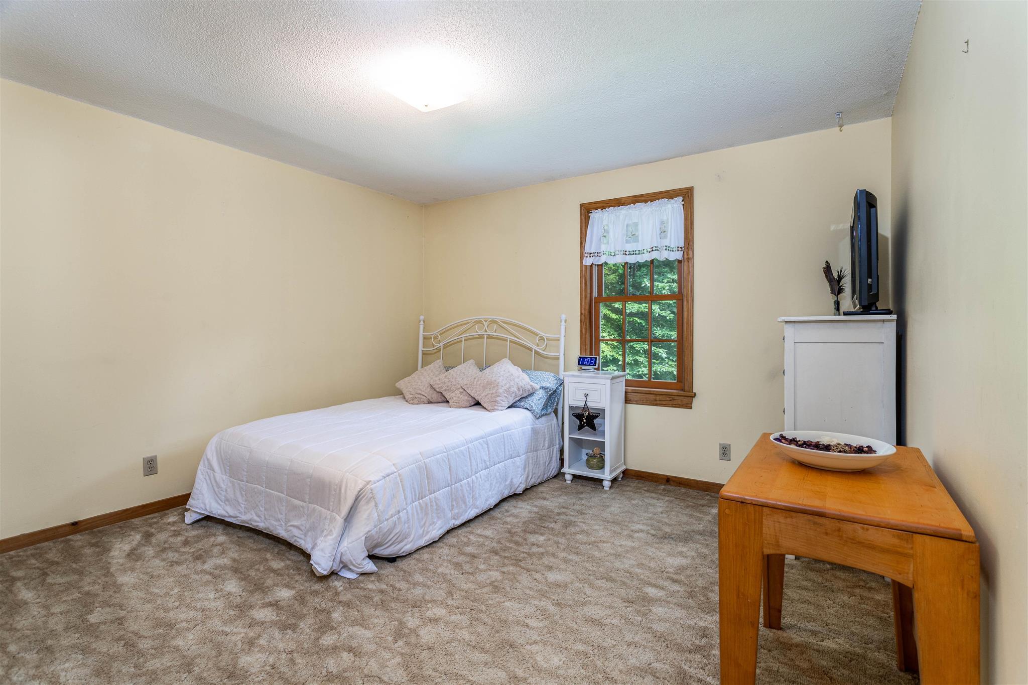 887 Highway 119 Rindge, NH 03461 - Photo 16 of 40