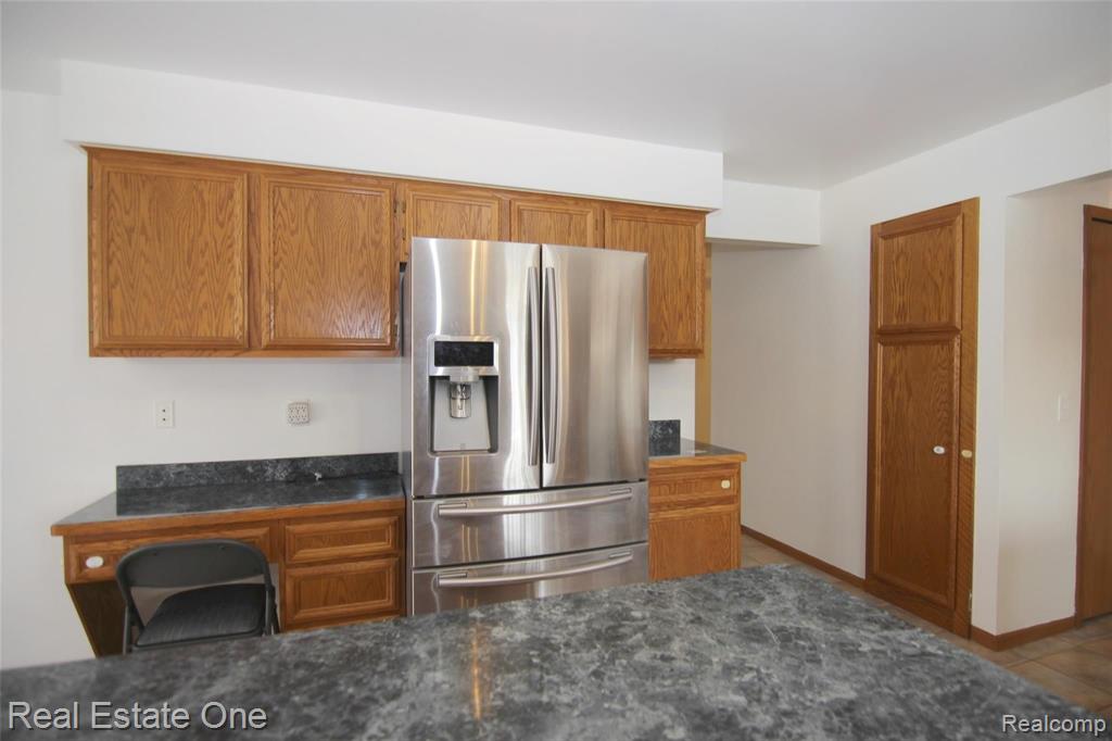 945 Maidstone Drive Rochester Hills, MI 48307 - Photo 15 of 25