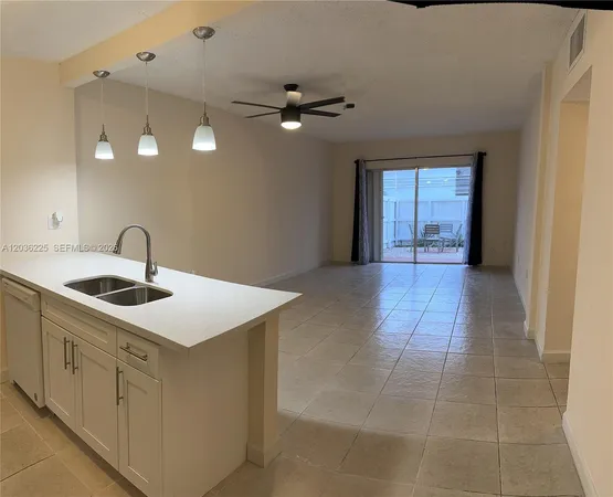 $2,300 | 10900 Southwest 104th Street, Unit 118, Miami, FL 33176