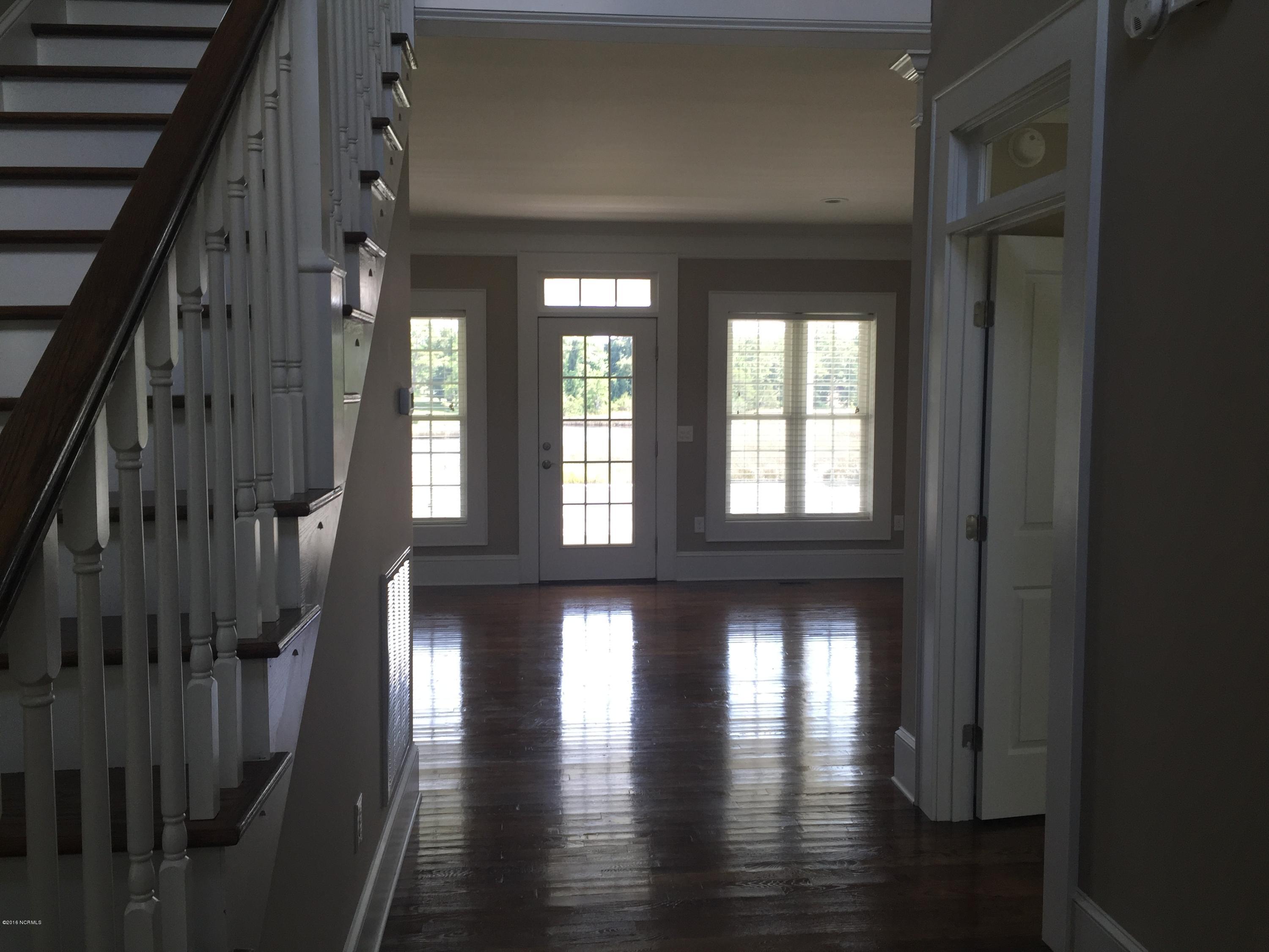 264 White Oak Bluff Road Stella, NC 28582 - Photo 3 of 48 Entrance
