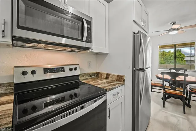 $1,800 | 4607 Bayshore Drive, Unit K7, Naples, FL 34112