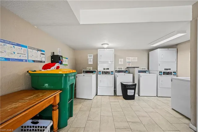 $1,800 | 4607 Bayshore Drive, Unit K7, Naples, FL 34112