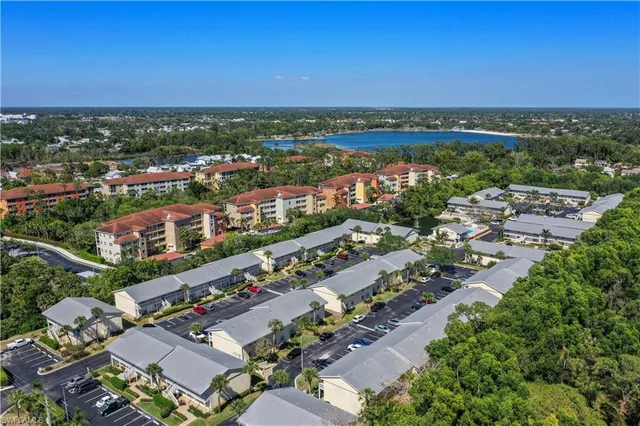 $1,800 | 4607 Bayshore Drive, Unit K7, Naples, FL 34112