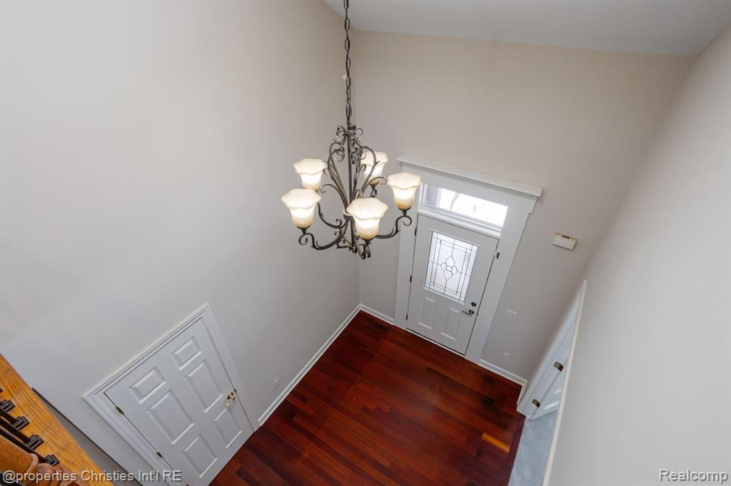 1101 Pine Ridge Road Milford, MI 48380 - Photo 6 of 54