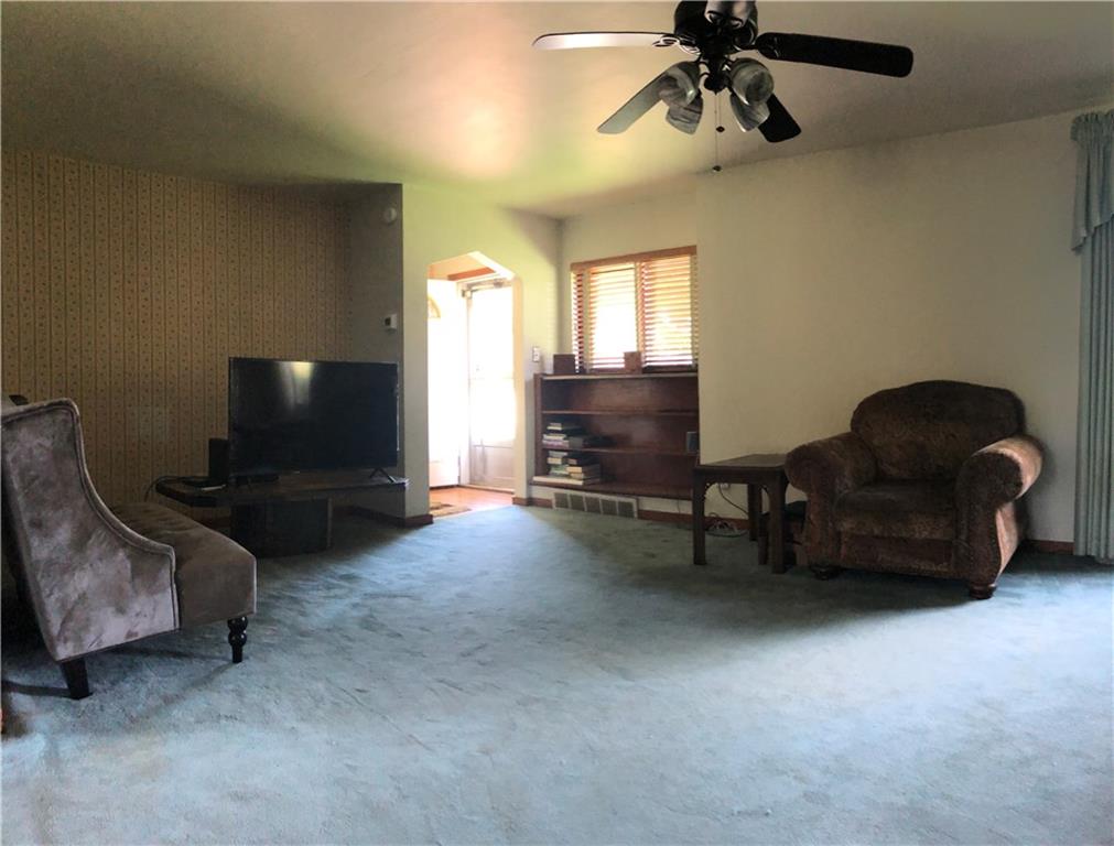 7052 Shannon Road Verona, PA 15147 - Photo 3 of 25 Gallery Image 3