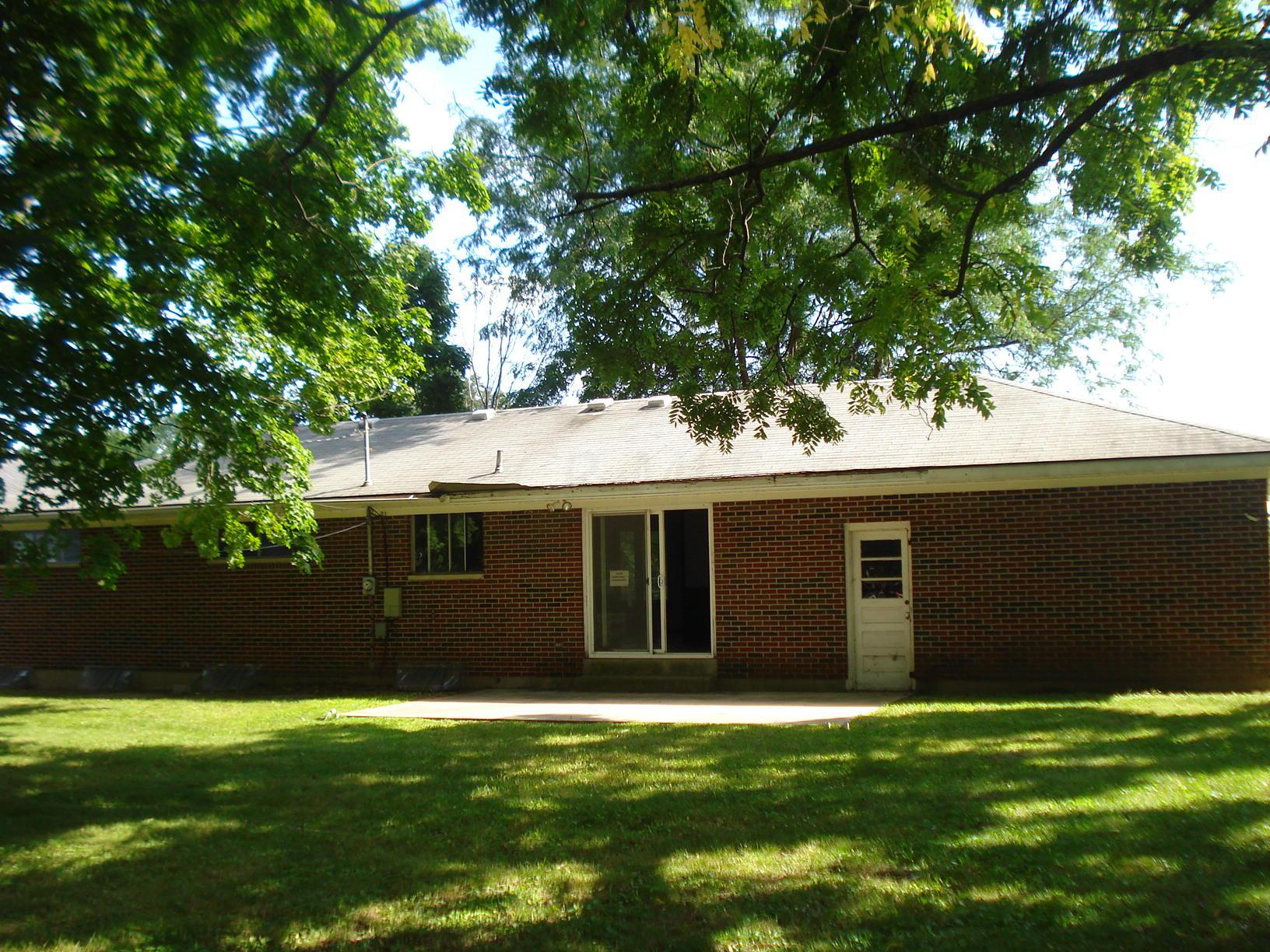 1710 Sunset Avenue Springfield, OH 45505 - Photo 2 of 11