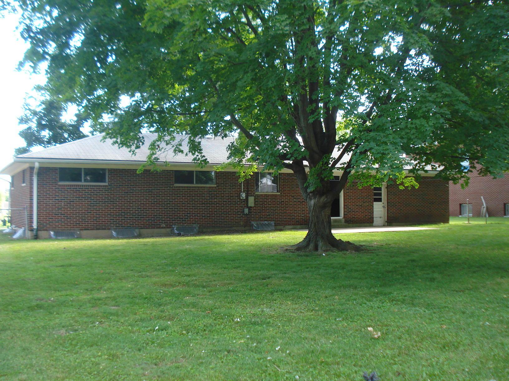 1710 Sunset Avenue Springfield, OH 45505 - Photo 3 of 11