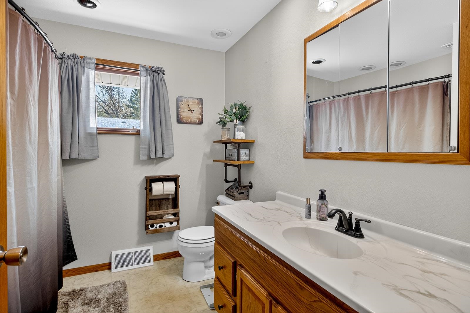 4235 Oaklane Road Rockford, IL 61109 - Photo 20 of 41