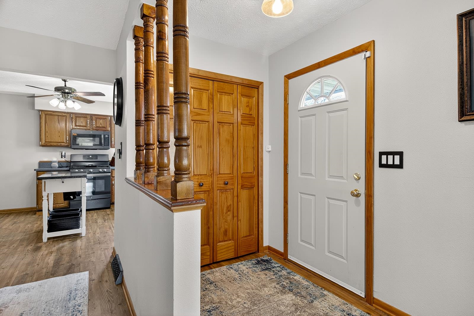 4235 Oaklane Road Rockford, IL 61109 - Photo 2 of 41