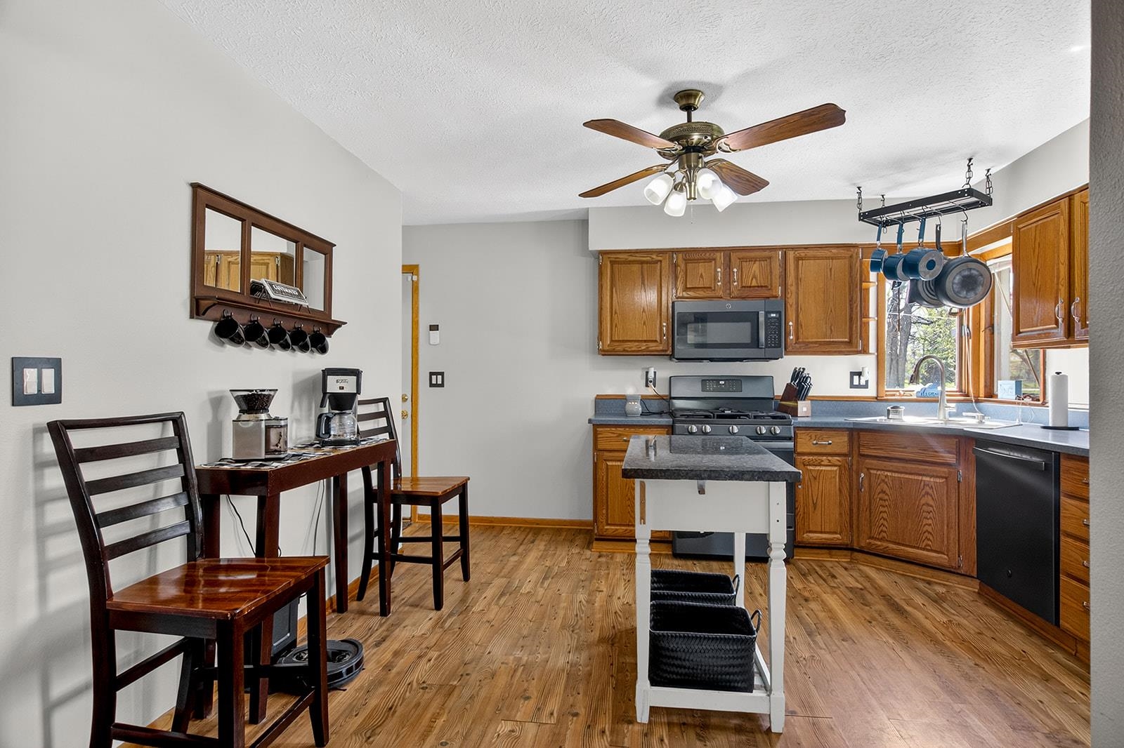 4235 Oaklane Road Rockford, IL 61109 - Photo 5 of 41