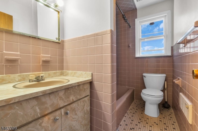 115 Van Riper Avenue, Unit 2 Clifton, NJ 07011 - Photo 14 of 20 Gallery Image 14