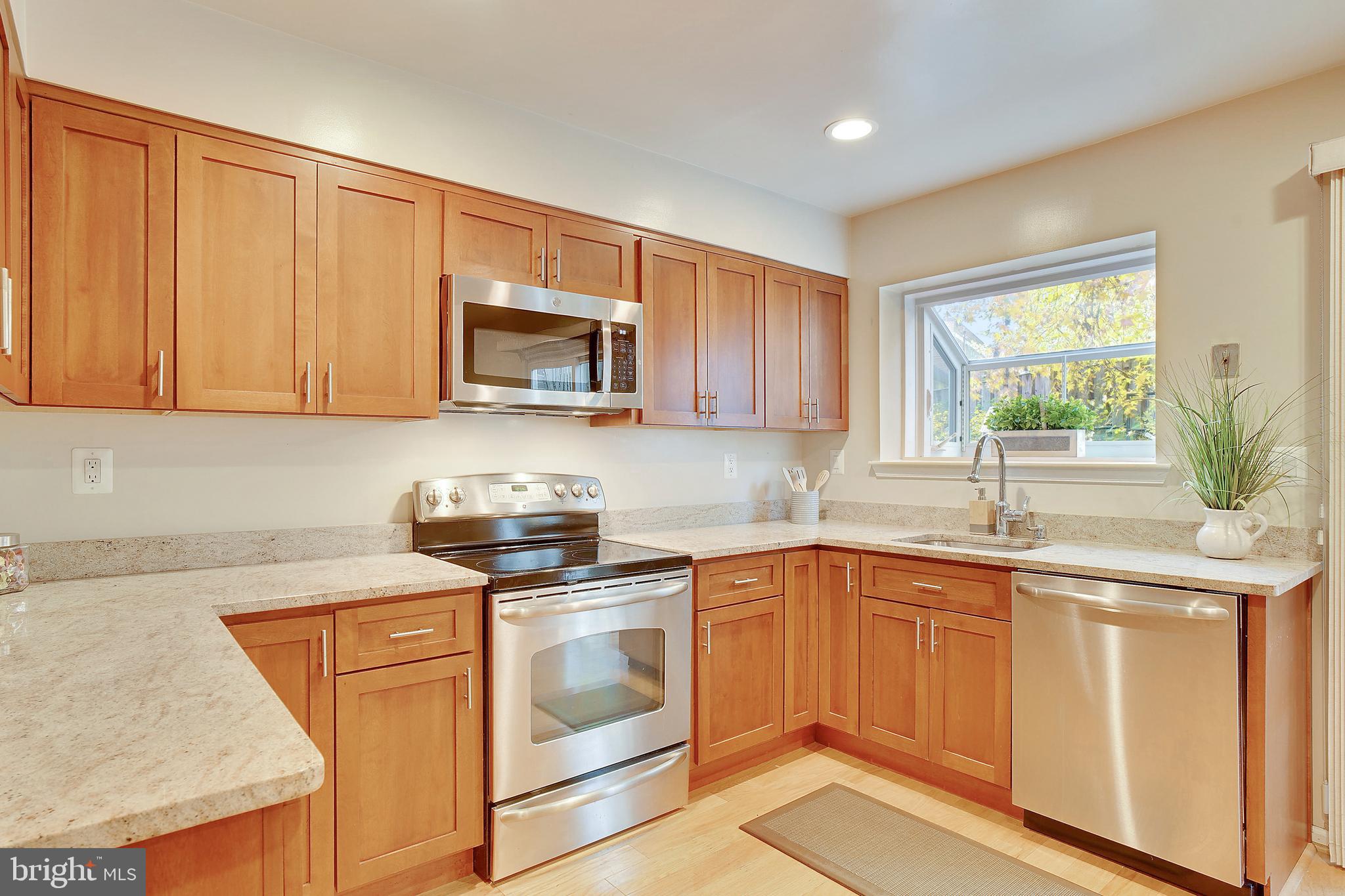 2125 Derby Ridge Lane, Unit 16 Silver Spring, MD 20910 - Photo 11 of 32 Lovely updated kitchen