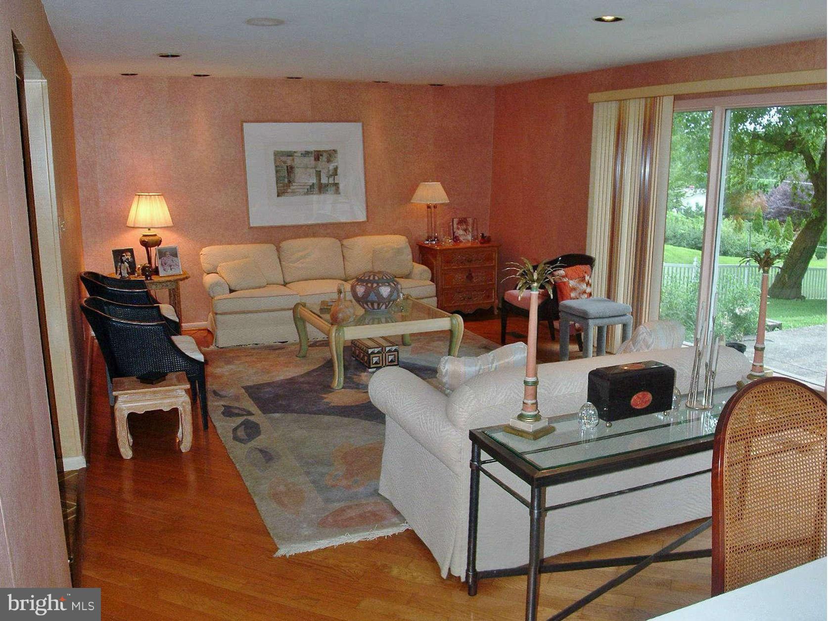 3401 Garrison Farms Road Baltimore, MD 21208 - Photo 3 of 20 Living Room