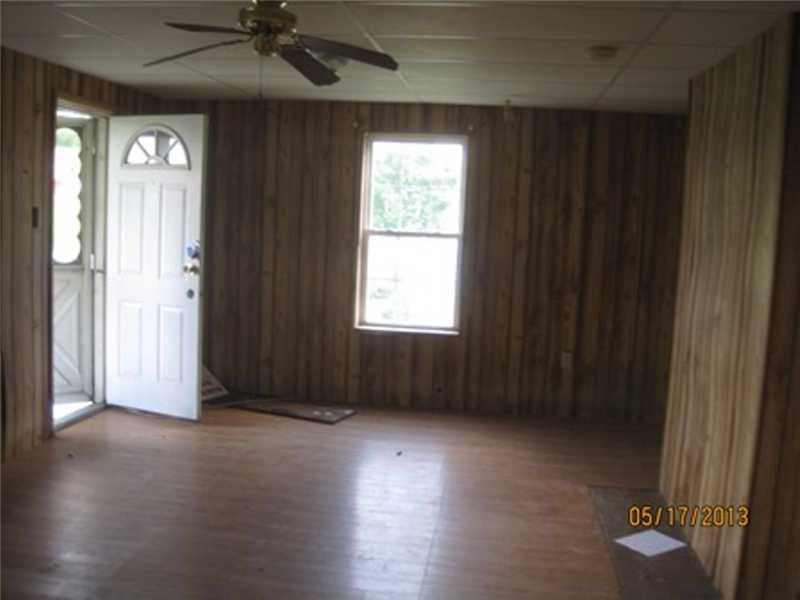 278 Poker Road Mount Pleasant, PA 15666 - Photo 2 of 3 Living Room.