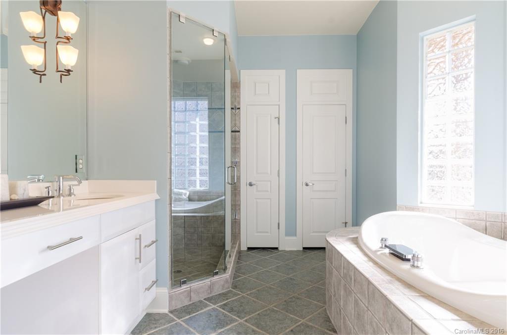 14044 Point Lookout Road Charlotte, NC 28278 - Photo 15 of 24 Gallery Image 15