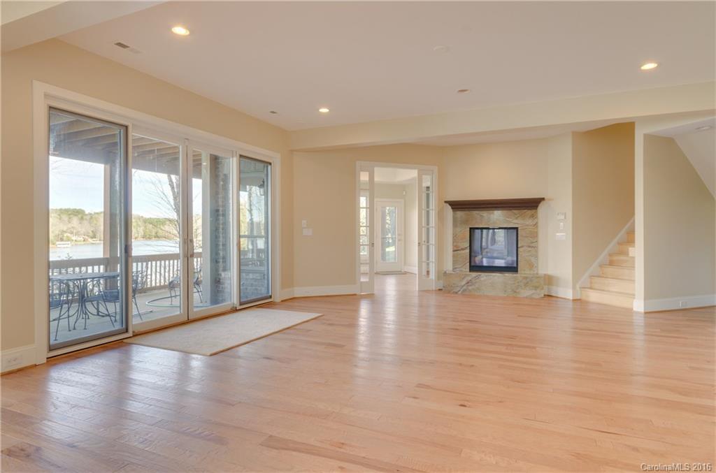 14044 Point Lookout Road Charlotte, NC 28278 - Photo 16 of 24 Gallery Image 16