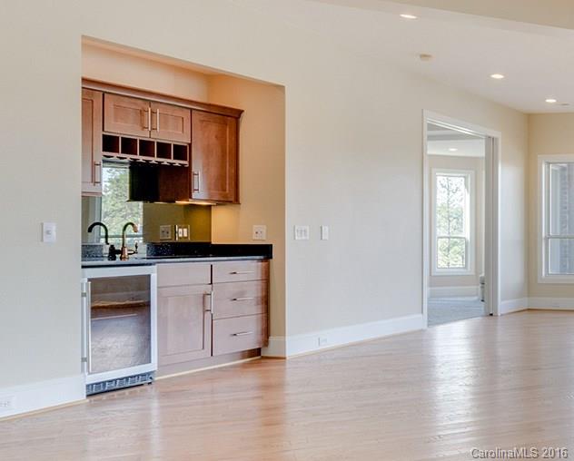 14044 Point Lookout Road Charlotte, NC 28278 - Photo 17 of 24 Gallery Image 17