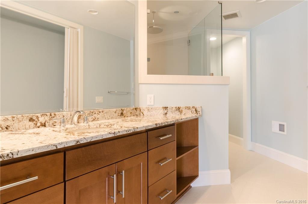 14044 Point Lookout Road Charlotte, NC 28278 - Photo 19 of 24 Gallery Image 19