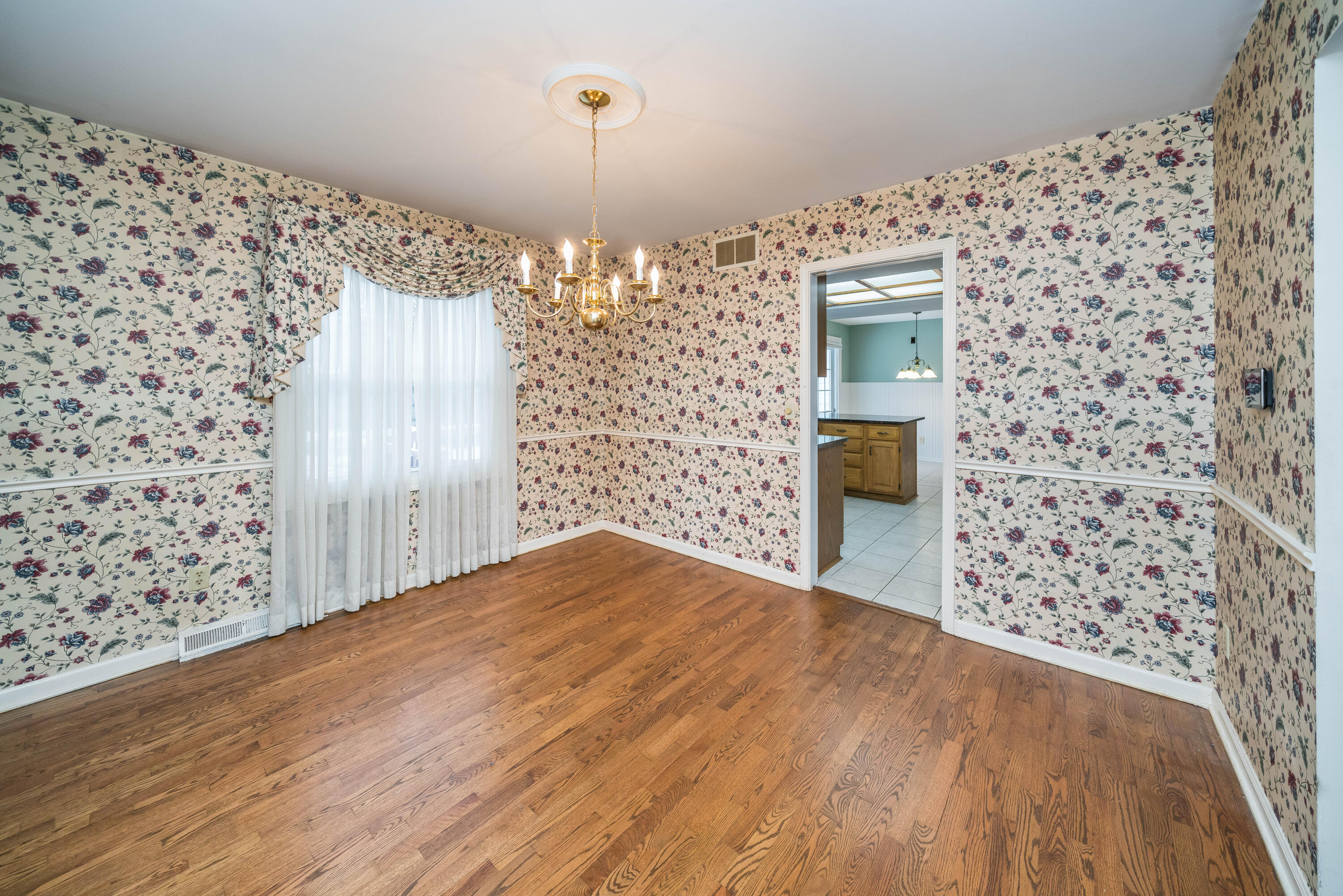 808 Newgate Road Kalamazoo, MI 49006 - Photo 6 of 36 808_Newgate_06