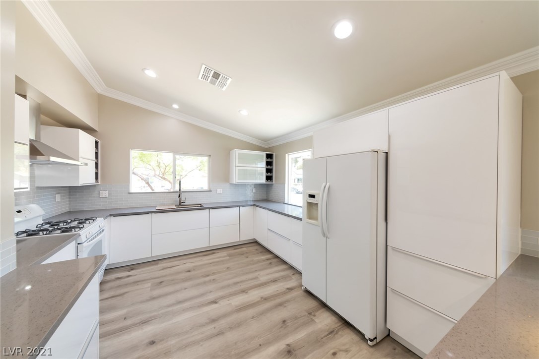 3119 Valleywood Road Henderson, NV 89014 - Photo 5 of 37 Gallery Image 5