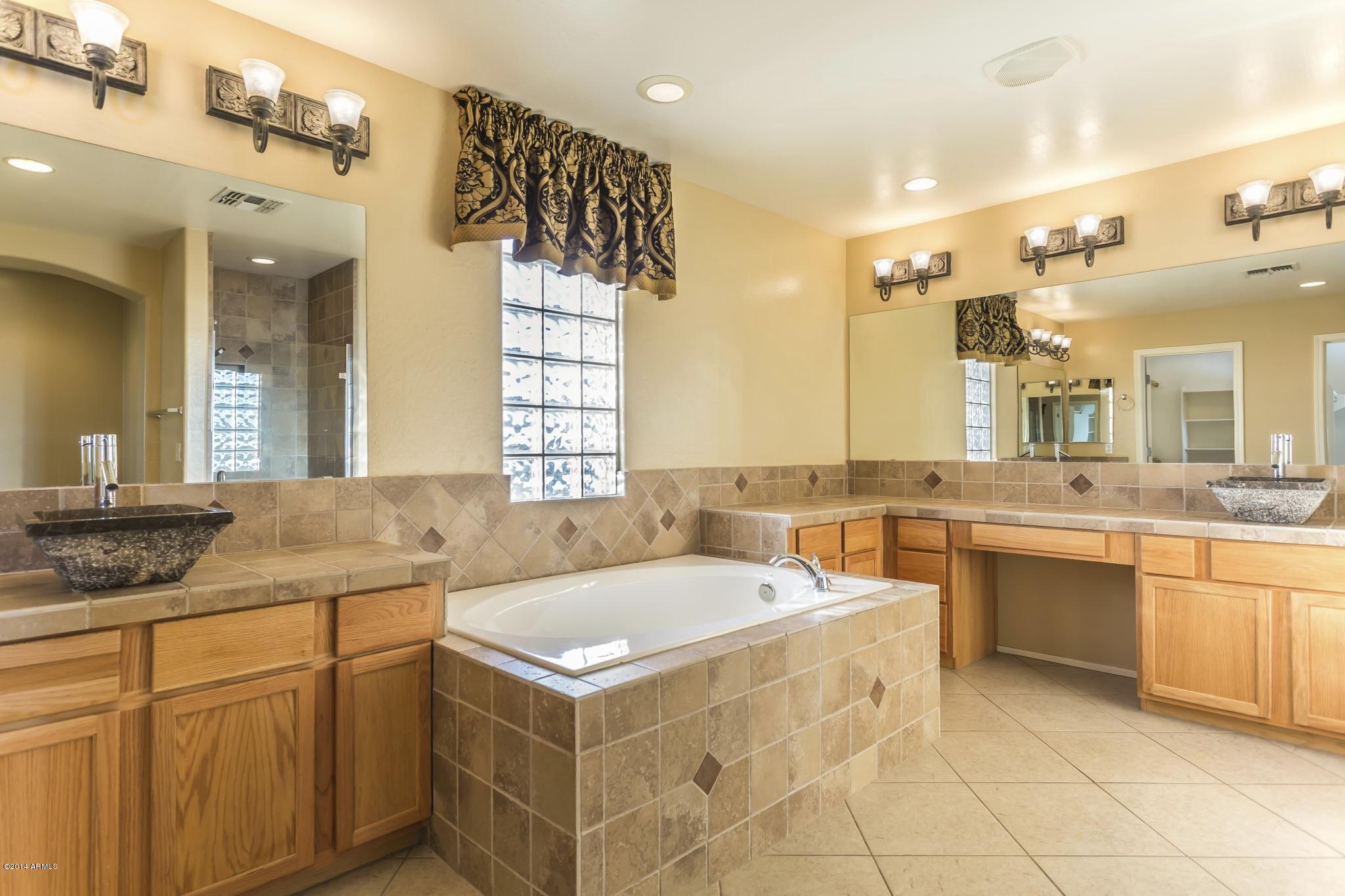 18313 North Stonegate Road Maricopa, AZ 85138 - Photo 23 of 37 MasterBath