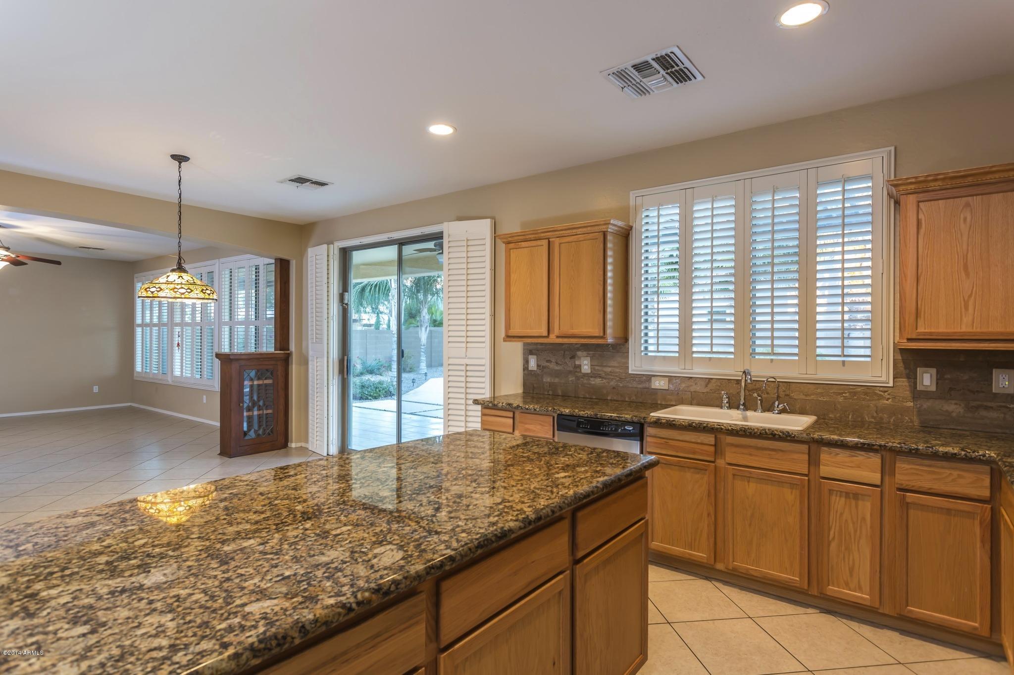 18313 North Stonegate Road Maricopa, AZ 85138 - Photo 3 of 37 Kit