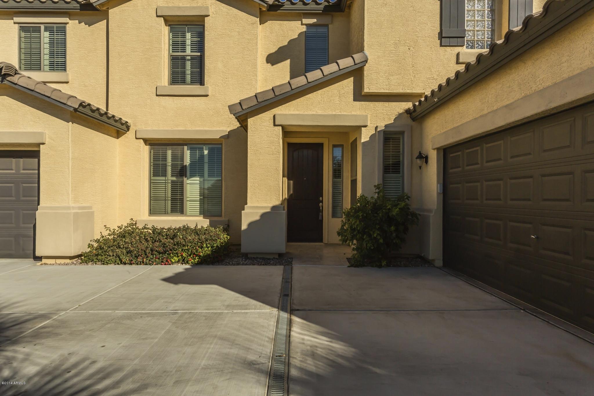 18313 North Stonegate Road Maricopa, AZ 85138 - Photo 7 of 37 Front