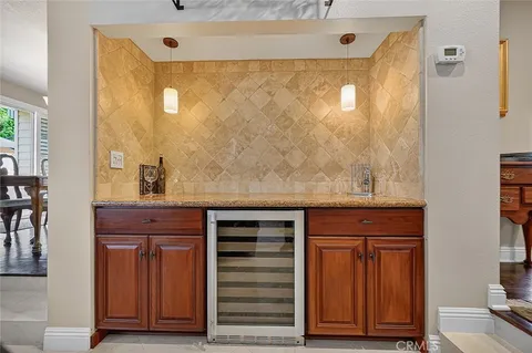 $1,095,000 | 6105 Avenida De Castillo, Long Beach, CA 90803