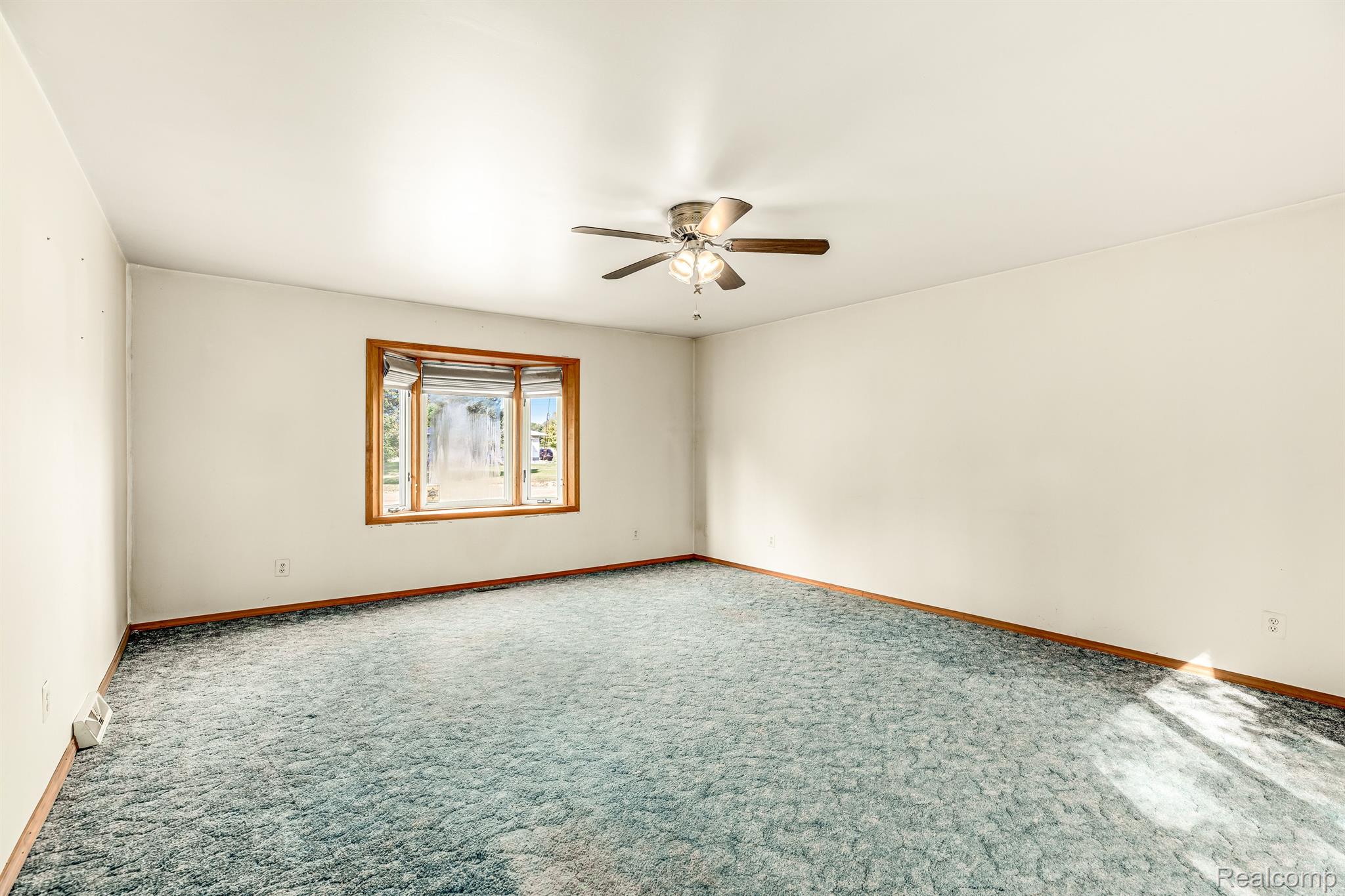 24661 Haggerty Road New Boston, MI 48164 - Photo 13 of 34 Gallery Image 13
