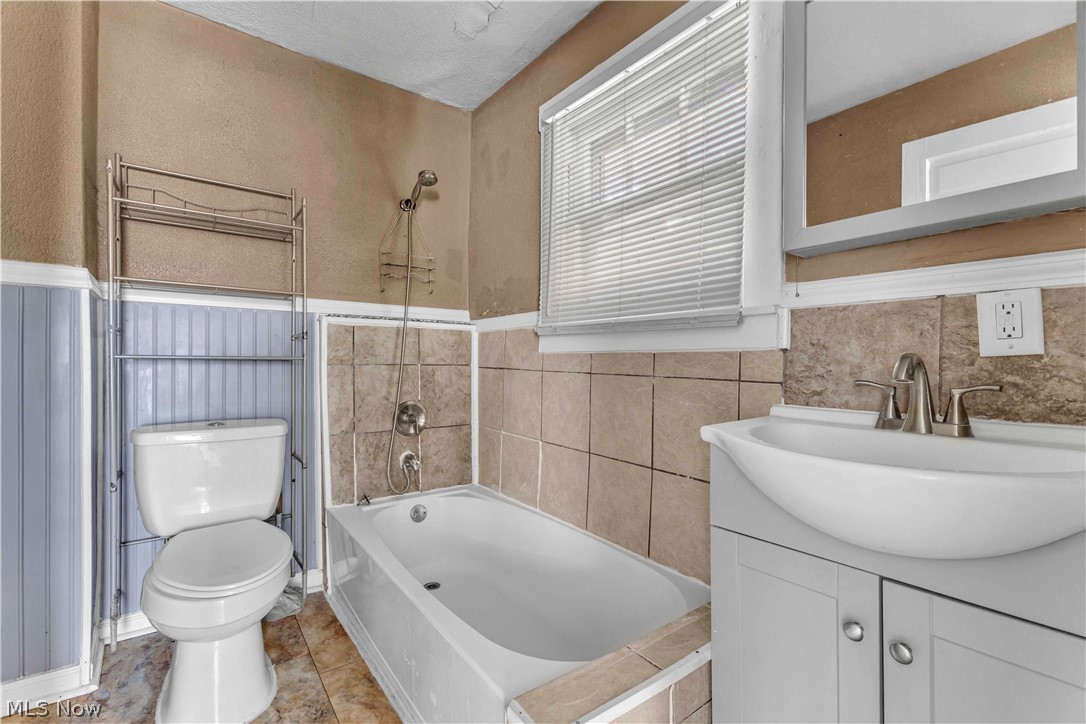 422 5th Street Struthers, OH 44471 - Photo 12 of 18