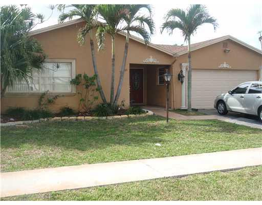 23086 Southwest 59th Way Boca Raton, FL 33428 - Photo 2 of 13 Exterior Front