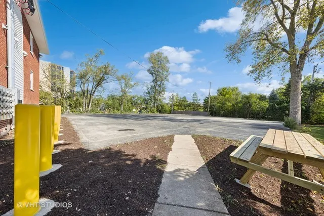 $1,850 | 515 North Cass Avenue, Unit 3E, Westmont, IL 60559