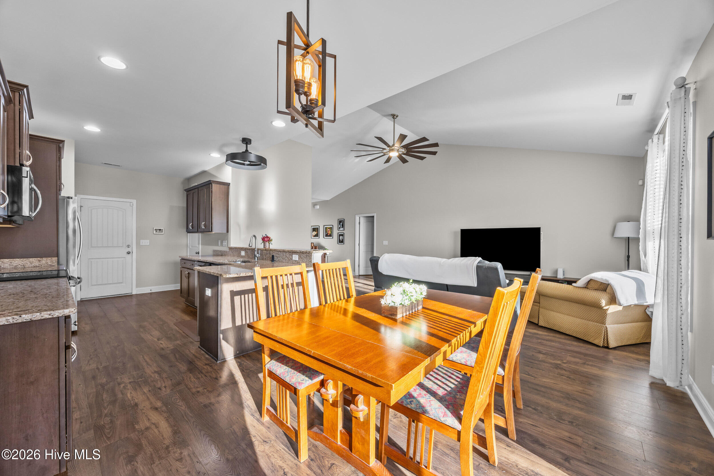 1164 Slater Way Leland, NC 28451 - Photo 17 of 36 22_dining area